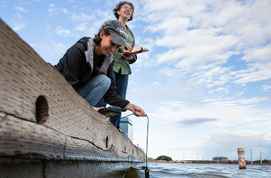ASU student working with CAP LTER in Tempe Town Lake